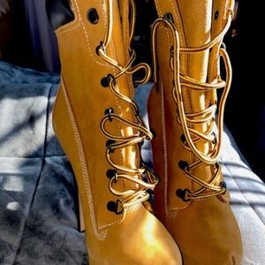Size 8 Zigi Z-Jo Timberland Style High Heel Boots (New, Never Worn)